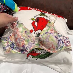 🧰Soma 36A Vibrant Floral Bra